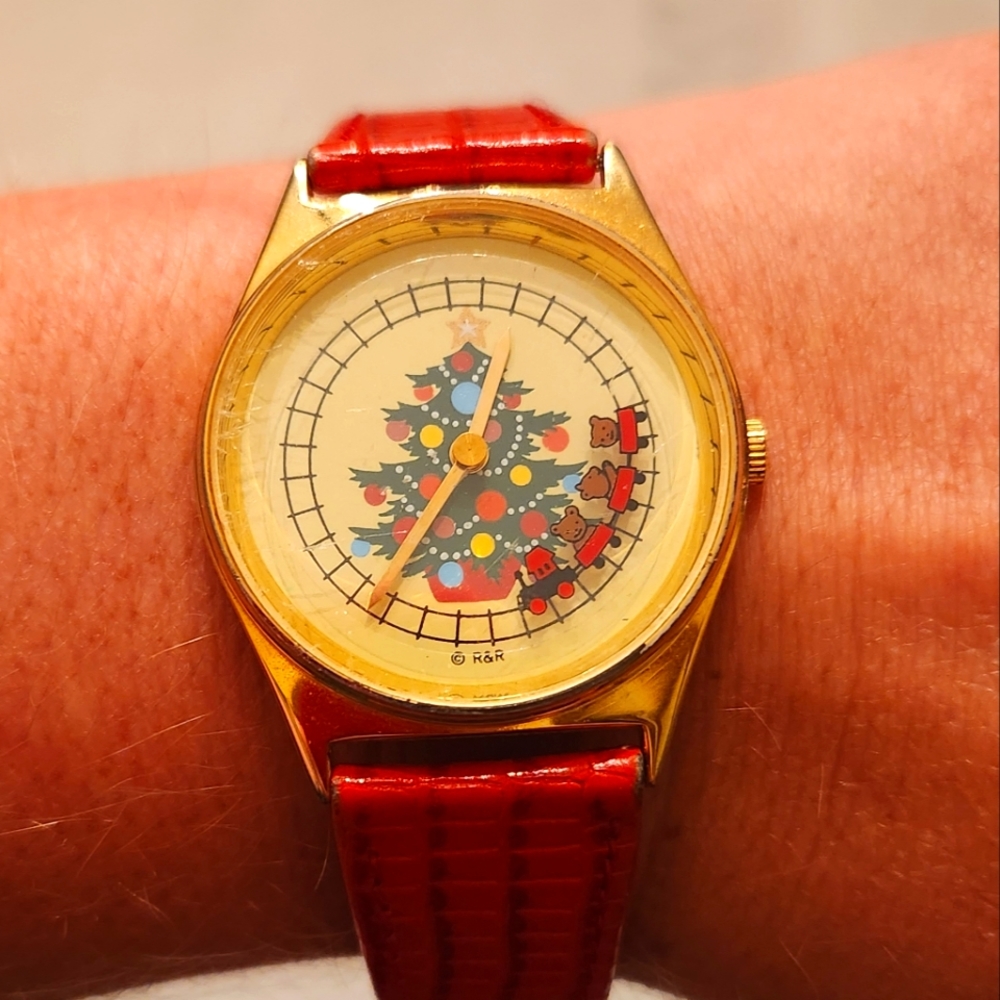 VTG R&R Christmas Tree Face Watch with Rotating Teddy Bears on Train